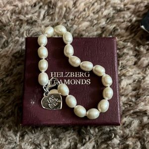 Pearl bracelet